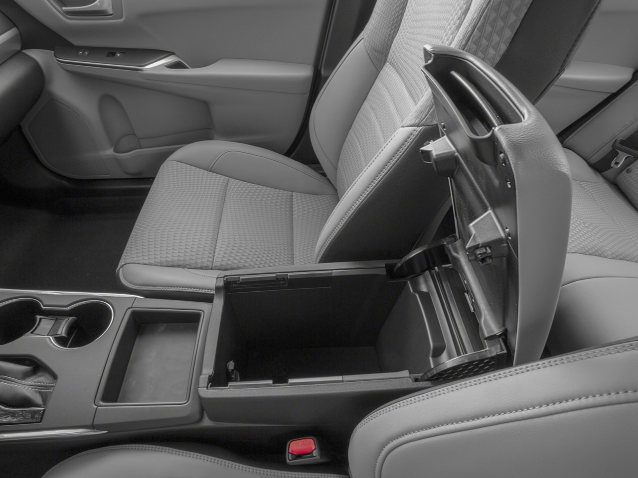 2017 Toyota Camry SE Sedan 4D