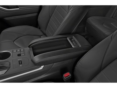 2023 Toyota Highlander XLE Sport Utility 4D