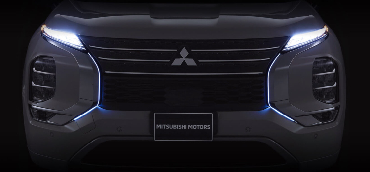 2024 Mitsubishi Outlander Headlights and Grille