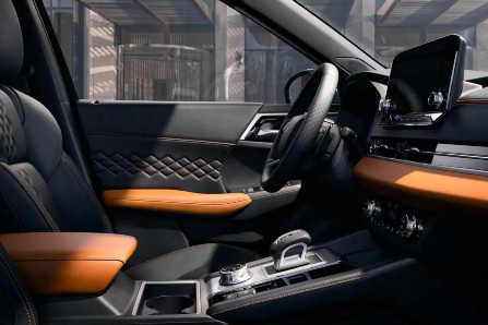 2024 Mitsubishi Outlander with Black and Tan Interior