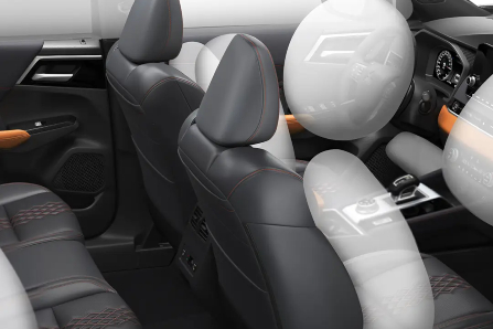 Airbags in 2023 Outlander