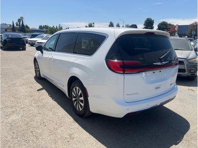 2023 Chrysler Pacifica Hybrid Limited Van 4D