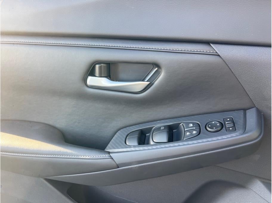 2025 Nissan Sentra SV Sedan 4D