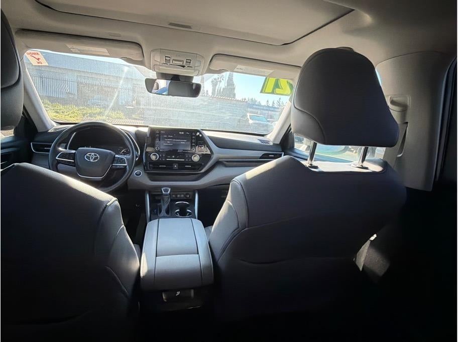 2021 Toyota Highlander XLE Sport Utility 4D