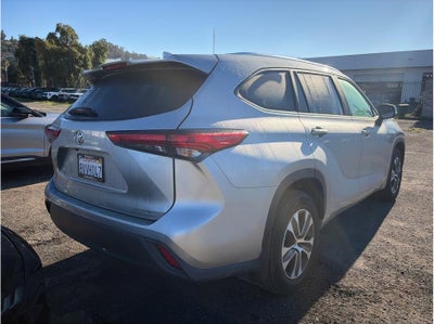 2021 Toyota Highlander XLE Sport Utility 4D