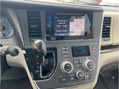 2017 Toyota Sienna XLE Premium Minivan 4D