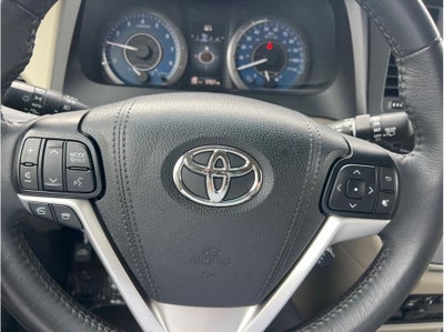 2017 Toyota Sienna XLE Premium Minivan 4D