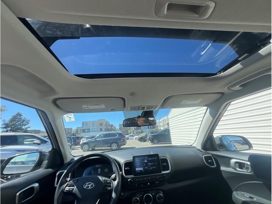 2025 Hyundai Venue SEL Sport Utility 4D