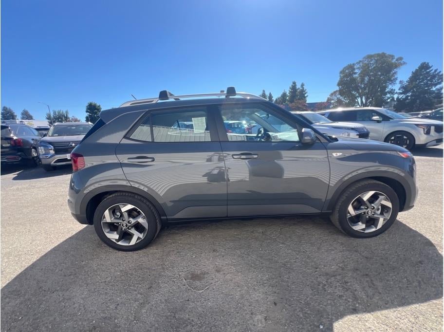 2025 Hyundai Venue SEL Sport Utility 4D