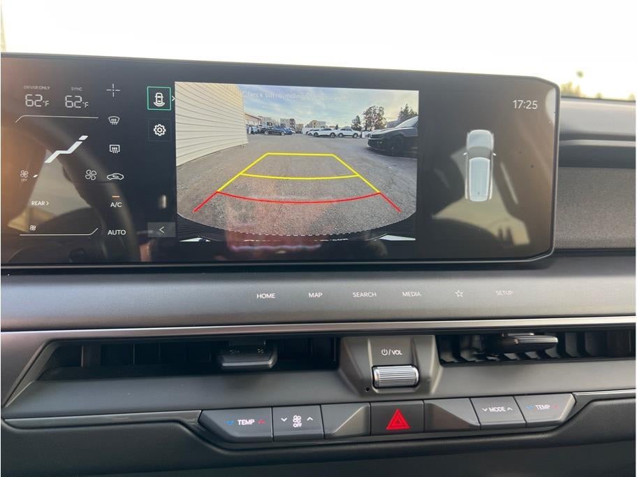 2024 Kia EV9 Light Long Range Sport Utility 4D