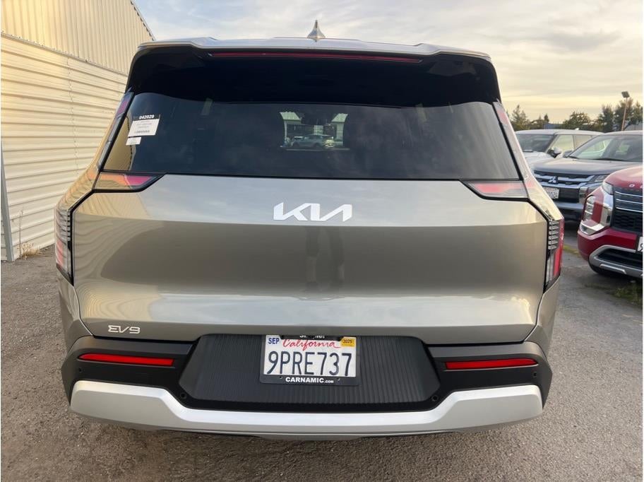 2024 Kia EV9 Light Long Range Sport Utility 4D