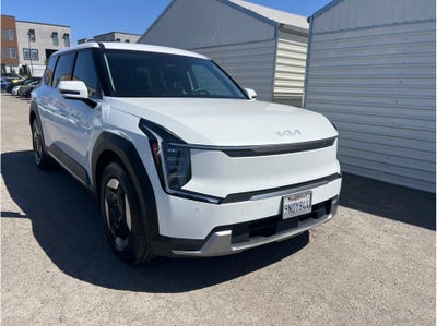 2024 Kia EV9 Light Long Range Sport Utility 4D