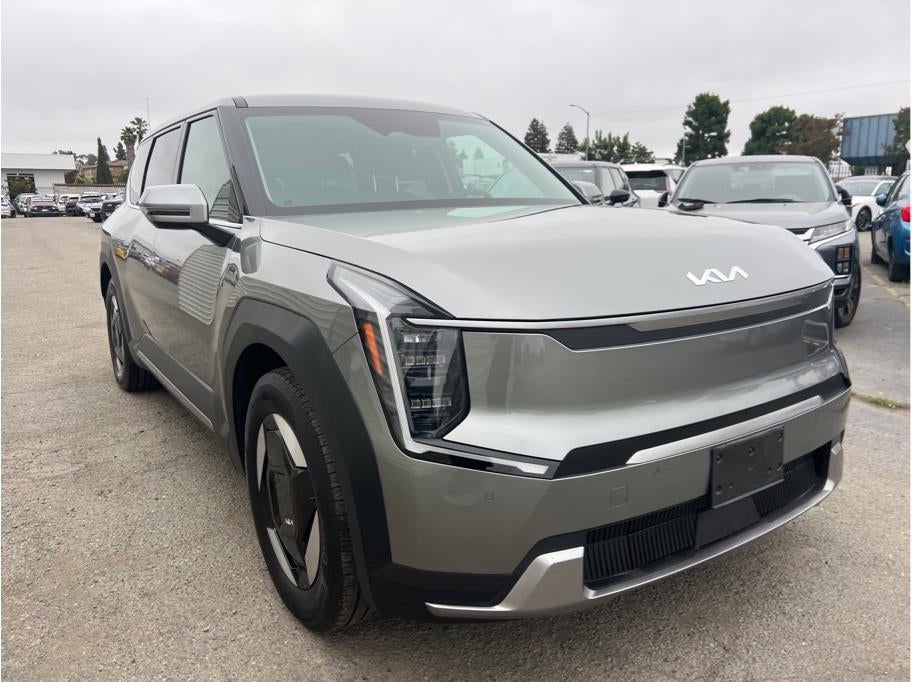 2024 Kia EV9 Light Long Range Sport Utility 4D