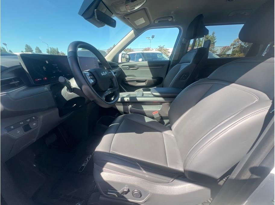 2024 Kia EV9 Light Long Range Sport Utility 4D