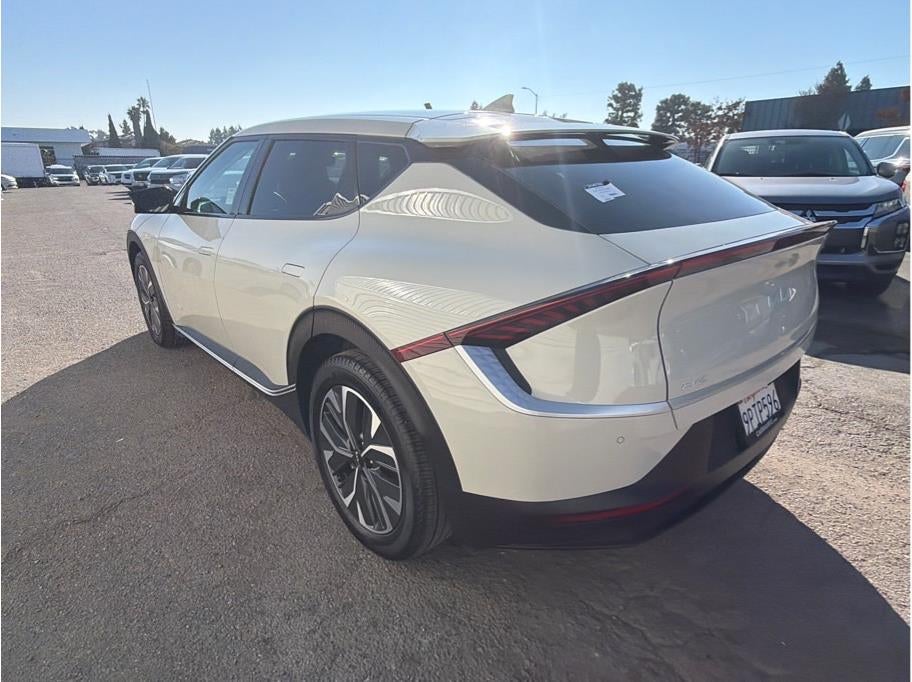 2024 Kia EV6 Light Long Range Sport Utility 4D