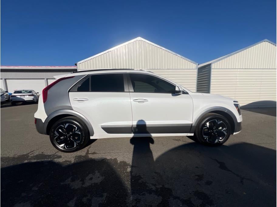 2023 Kia Niro EV Wave Wagon 4D