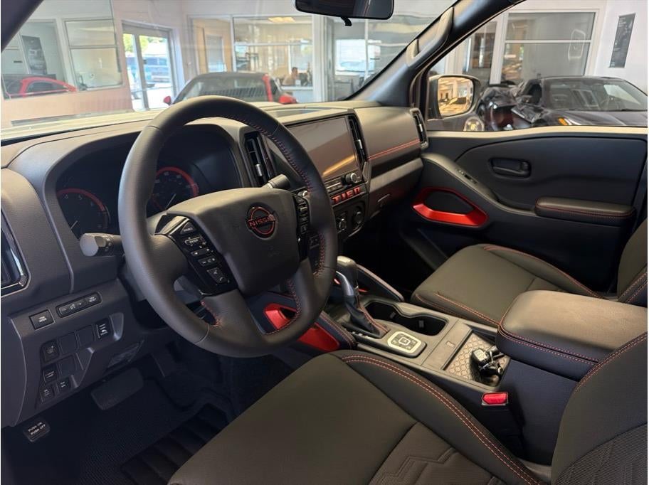 2026 Nissan Frontier Crew Cab PRO-4X Pickup 4D 5 ft