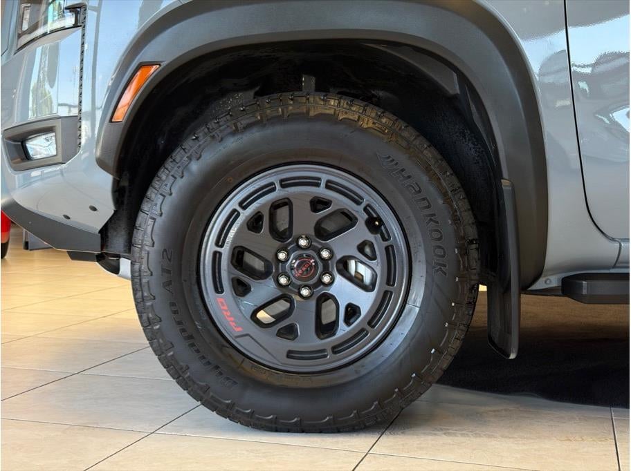 2026 Nissan Frontier Crew Cab PRO-4X Pickup 4D 5 ft