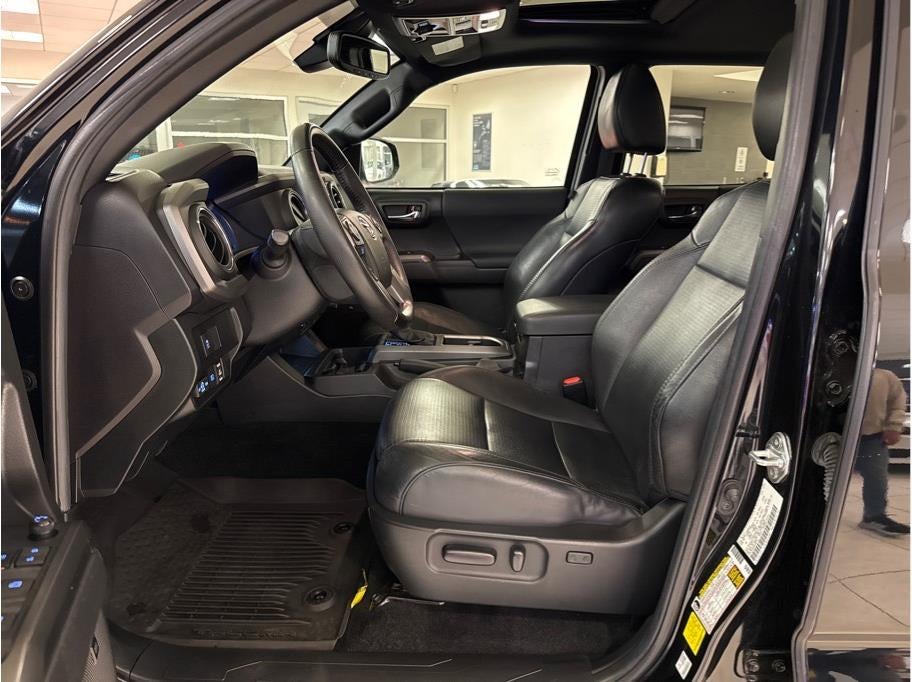 2022 Toyota Tacoma Double Cab TRD Off-Road Pickup 4D 5 ft