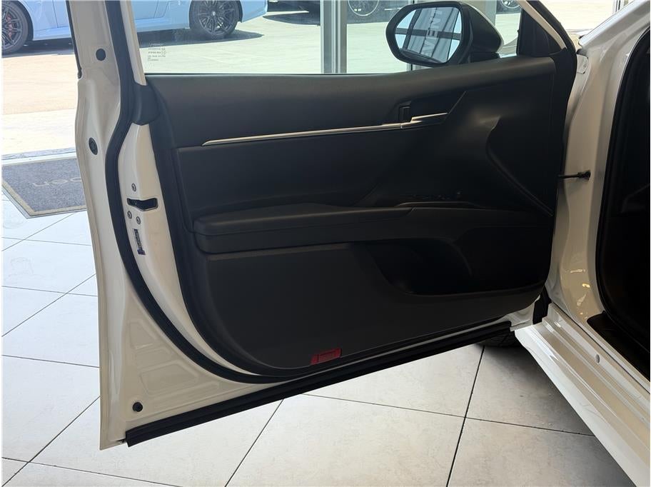 2024 Toyota Camry SE Sedan 4D