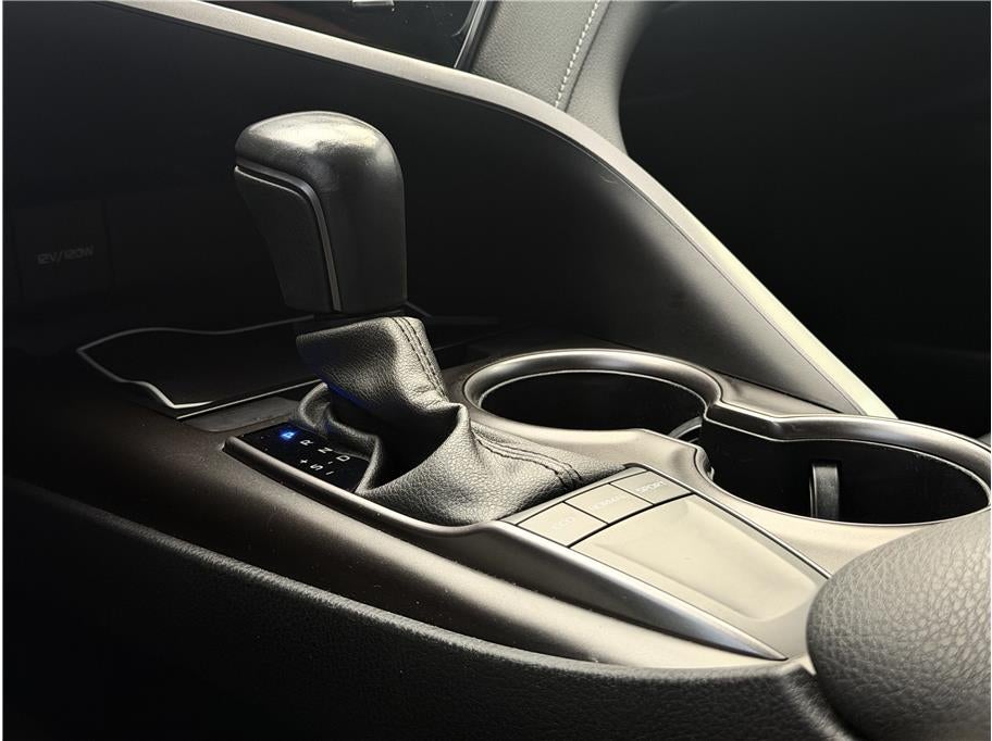 2024 Toyota Camry SE Sedan 4D