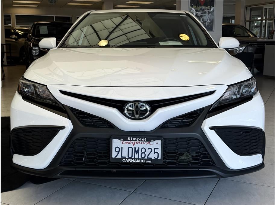 2024 Toyota Camry SE Sedan 4D