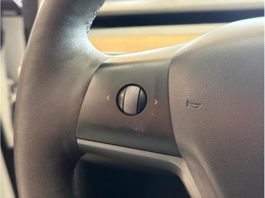 2022 Tesla Model 3 Long Range Sedan 4D