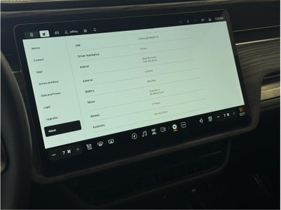 2024 Rivian R1S Dual Max Sport Utility 4D