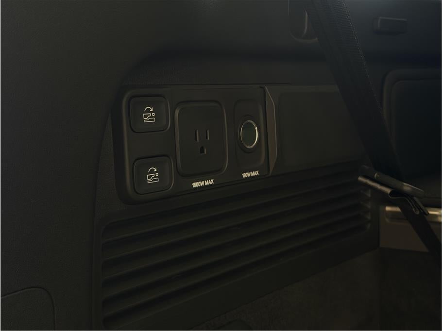 2024 Rivian R1S Dual Max Sport Utility 4D