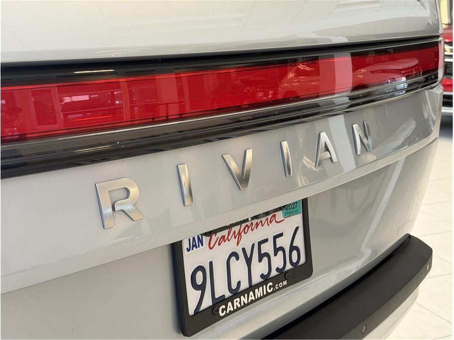 2024 Rivian R1S Dual Max Sport Utility 4D