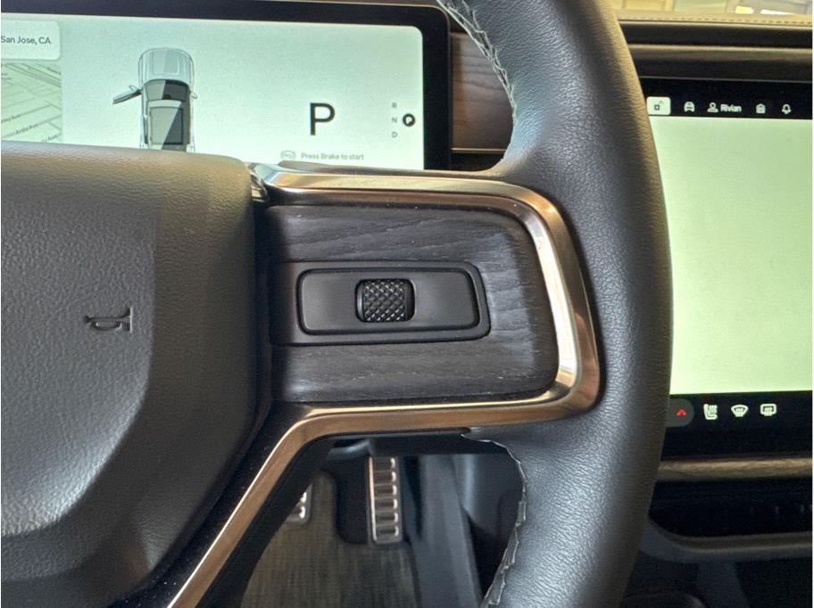 2024 Rivian R1S Dual Large Sport Utility 4D