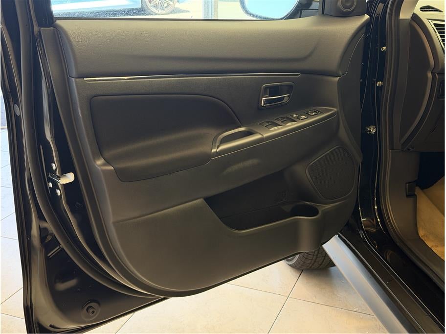 2027 Mitsubishi Outlander Sport ES