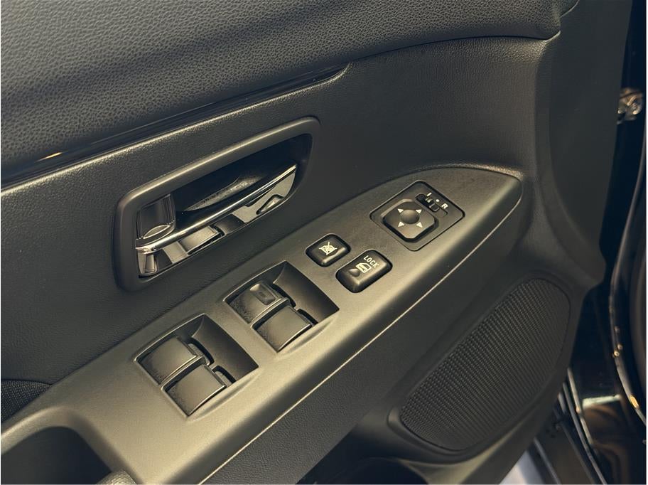 2027 Mitsubishi Outlander Sport ES