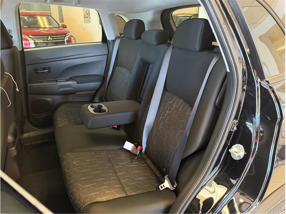 2027 Mitsubishi Outlander Sport ES