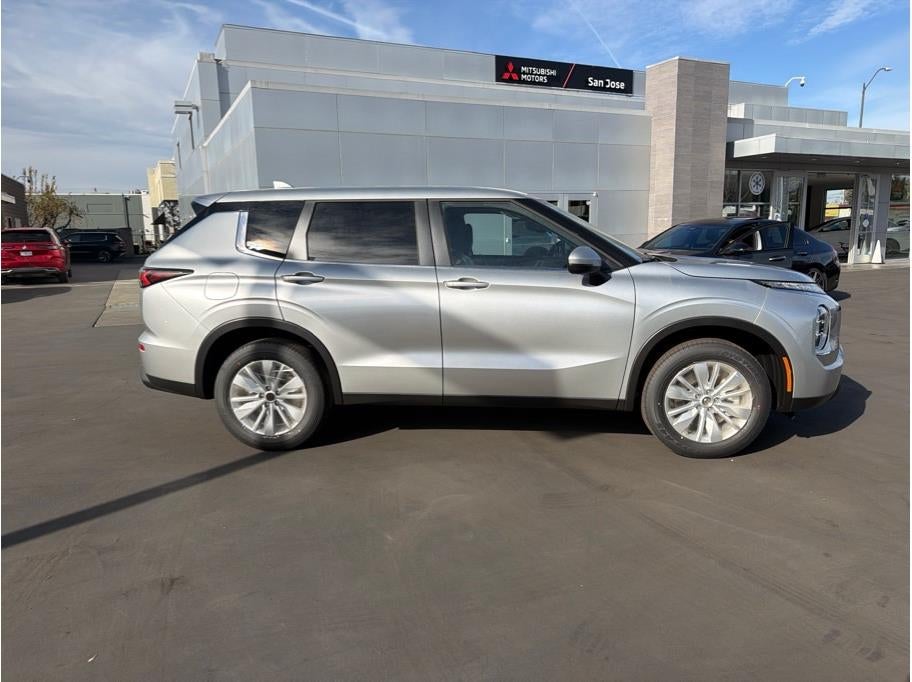 2026 Mitsubishi Outlander ES Sport Utility 4D