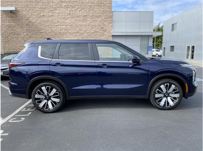 2025 Mitsubishi Outlander SE