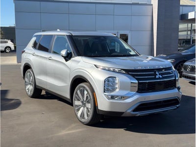 2026 Mitsubishi Outlander LE Sport Utility 4D