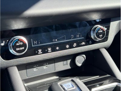 2026 Mitsubishi Outlander LE Sport Utility 4D