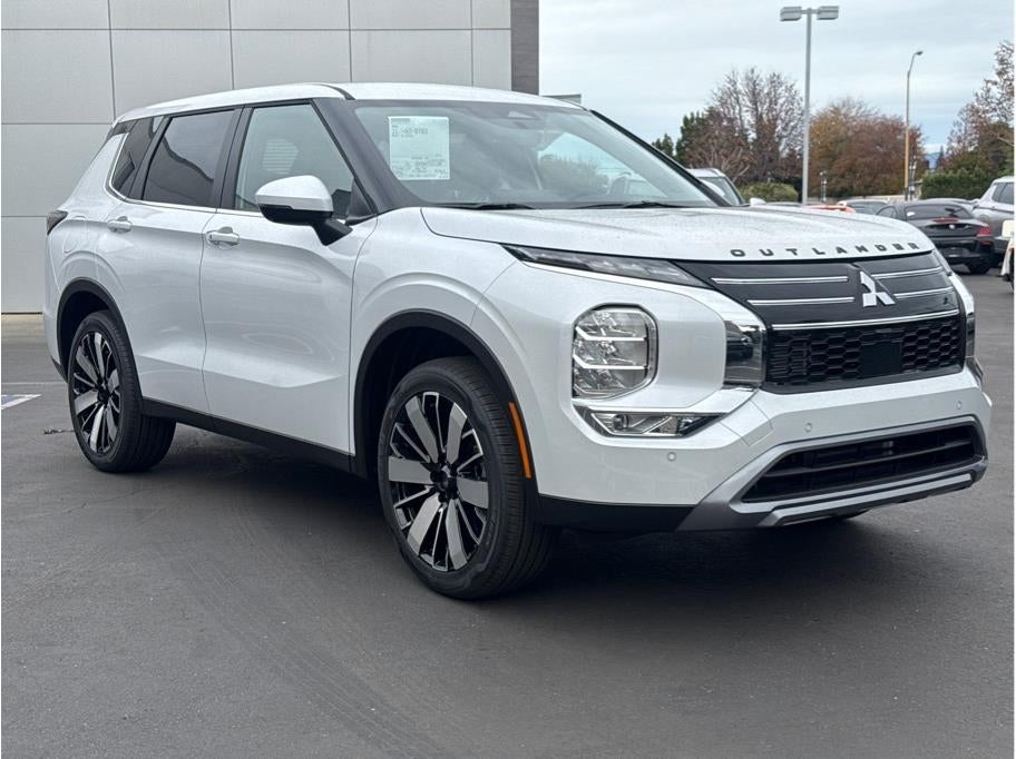 2026 Mitsubishi Outlander SE