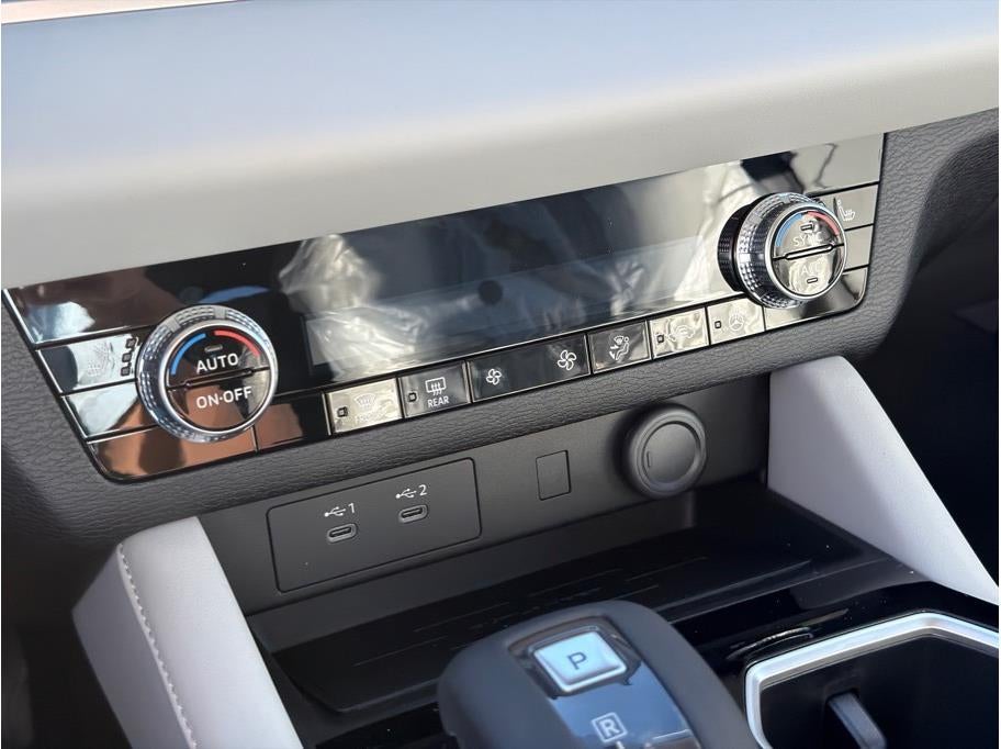 2026 Mitsubishi Outlander LE Sport Utility 4D