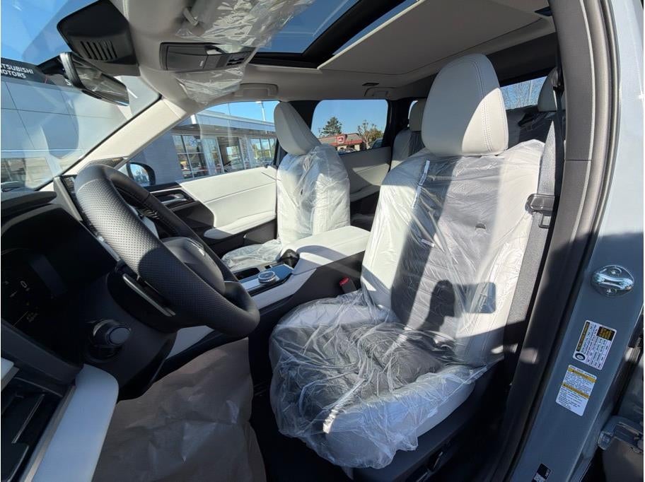 2026 Mitsubishi Outlander LE Sport Utility 4D