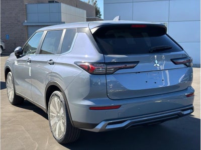 2026 Mitsubishi Outlander LE Sport Utility 4D