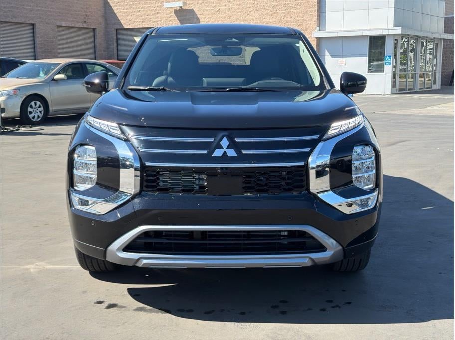 2026 Mitsubishi Outlander LE Sport Utility 4D