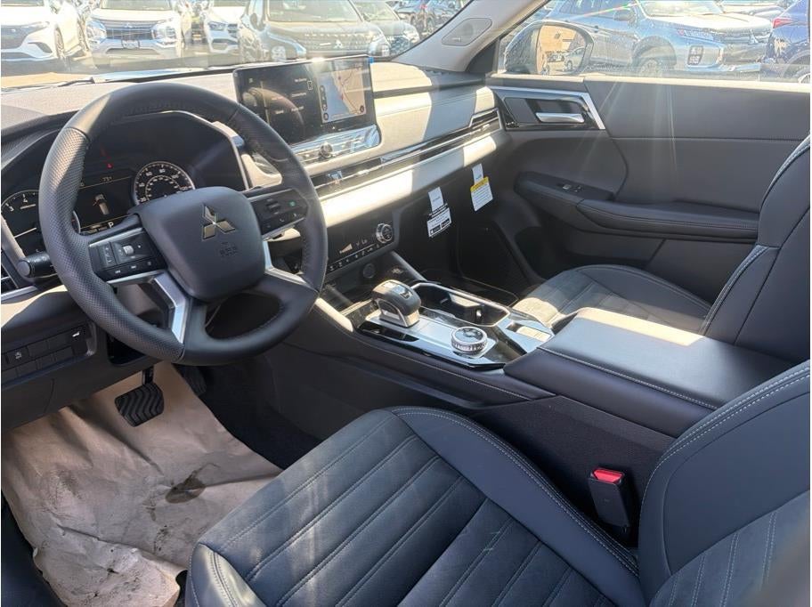 2026 Mitsubishi Outlander LE Sport Utility 4D