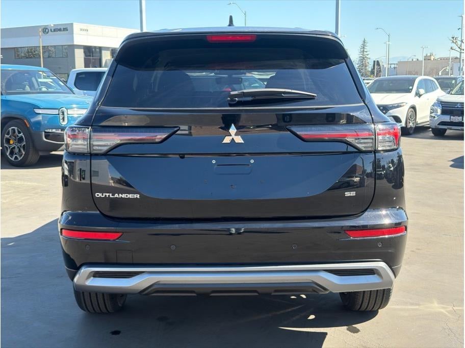 2026 Mitsubishi Outlander LE Sport Utility 4D
