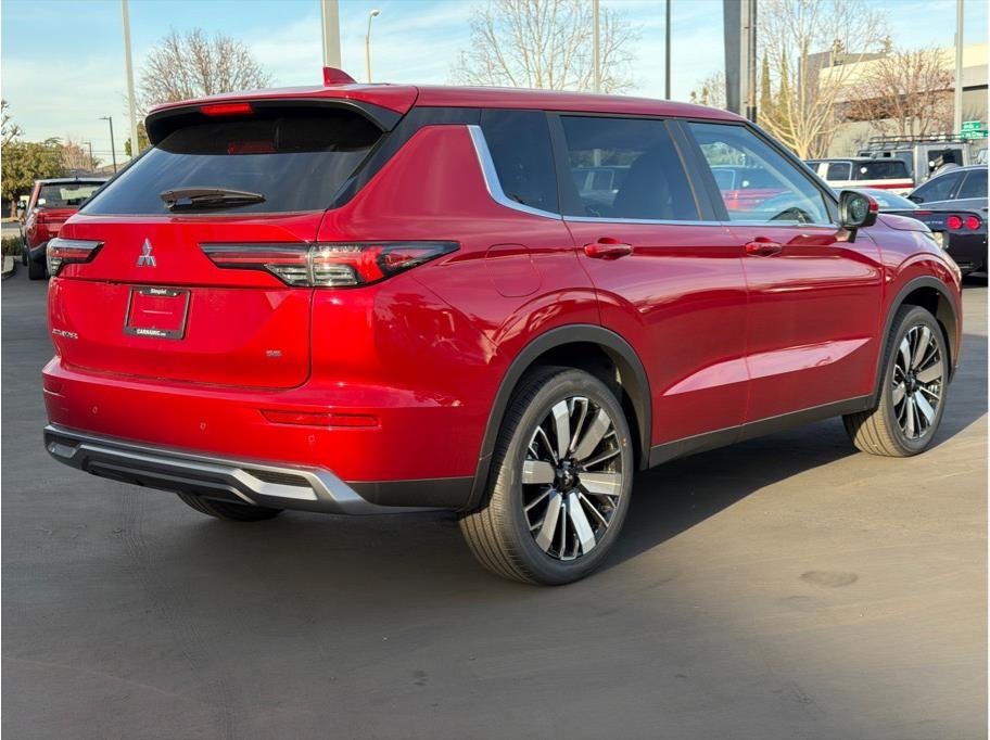 2026 Mitsubishi Outlander LE Sport Utility 4D