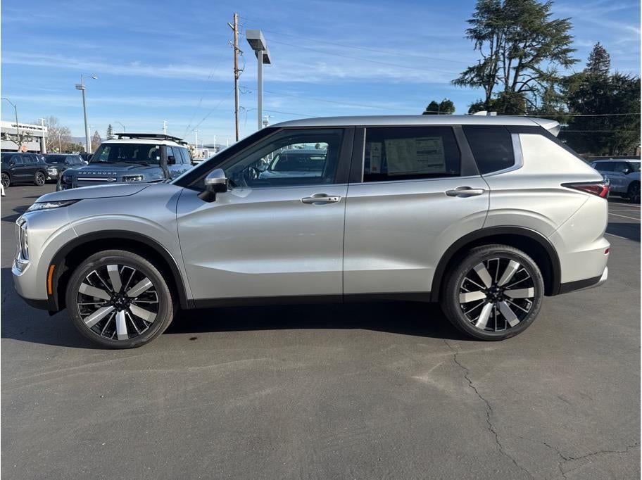 2025 Mitsubishi Outlander SE