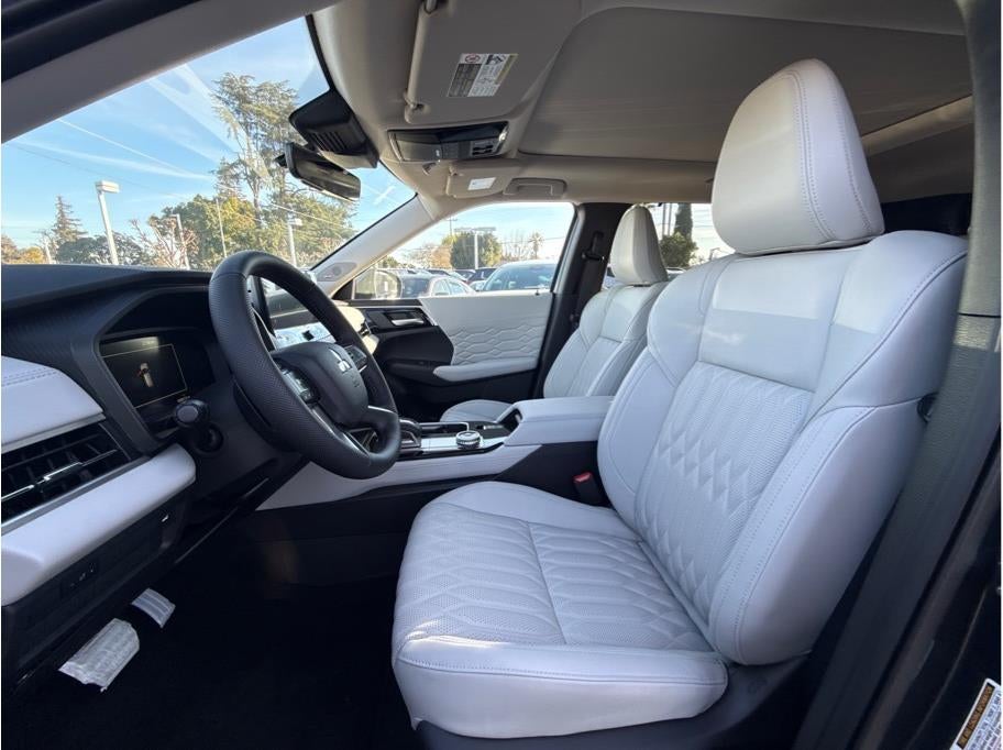 2025 Mitsubishi Outlander SEL