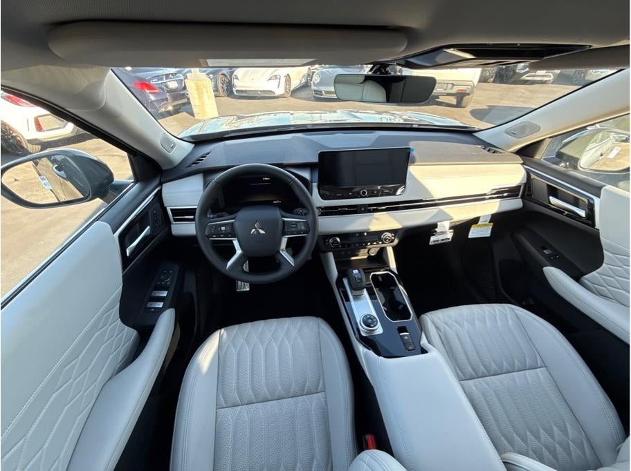 2025 Mitsubishi Outlander SEL