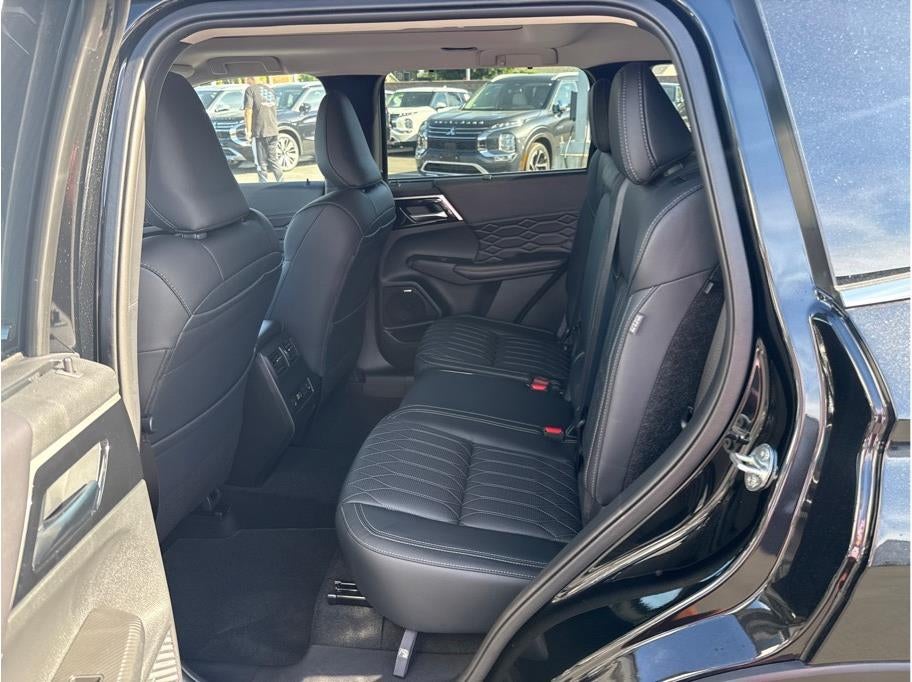 2025 Mitsubishi Outlander SEL Sport Utility 4D